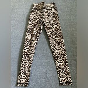 ZYIA Brilliant Leopard Scrunchy What 7/8 Leggings Size 2